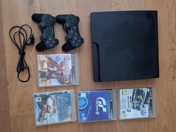Playstation 3, 2 wireless controlers, 4 spelen. beschikbaar voor biedingen