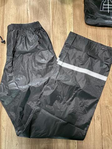 Nieuwe regenbroek maat XS in reishoes beschikbaar voor biedingen