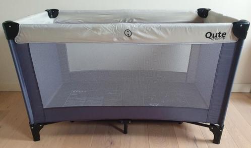 Campingbed Q-Sleep van Qute inclusief matras, Kinderen en Baby's, Babywiegjes en Ledikanten, Zo goed als nieuw, Reisbedje, Ophalen