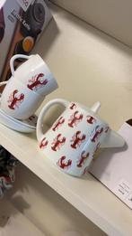 Fabienne Chapot. Theepot met 2 theekopjes en schoteltjes., Huis en Inrichting, Ophalen, Zo goed als nieuw, Overige stijlen