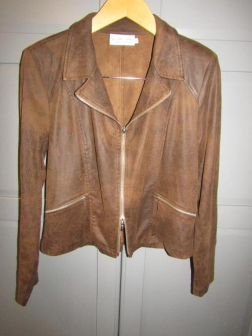 G499 Helena Hart mt XL jasje bruin imitatiesuède suedine, Kleding | Dames, Jasjes, Kostuums en Pakken, Zo goed als nieuw, Jasje