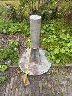 Gratis - Metalen voet standbeeld, Doe-het-zelf en Verbouw, Metalen, Ophalen, Gebruikt, IJzer
