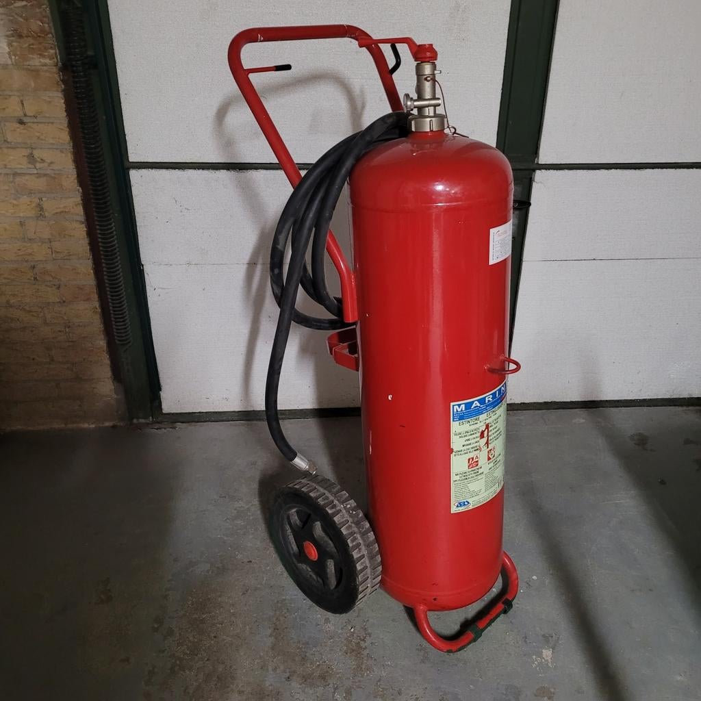Grote lege brandblusser , bluswagen op wielen, Huis en Inrichting, Brandblussers en Brandkasten, Ophalen