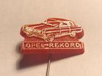 Plastic OPEL REKORD AUTOMODEL Speld (Rood/Goudkleur)., Verzamelen, Speldjes, Pins en Buttons, Verzenden, Zo goed als nieuw, Transport