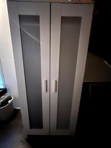 Witte Ikea hangkast. beschikbaar voor biedingen