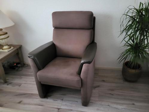 Te koop 2 prachtige z.g.a.n. fauteuils, Huis en Inrichting, Fauteuils, Zo goed als nieuw, Leer, Stof, 75 tot 100 cm, Ophalen