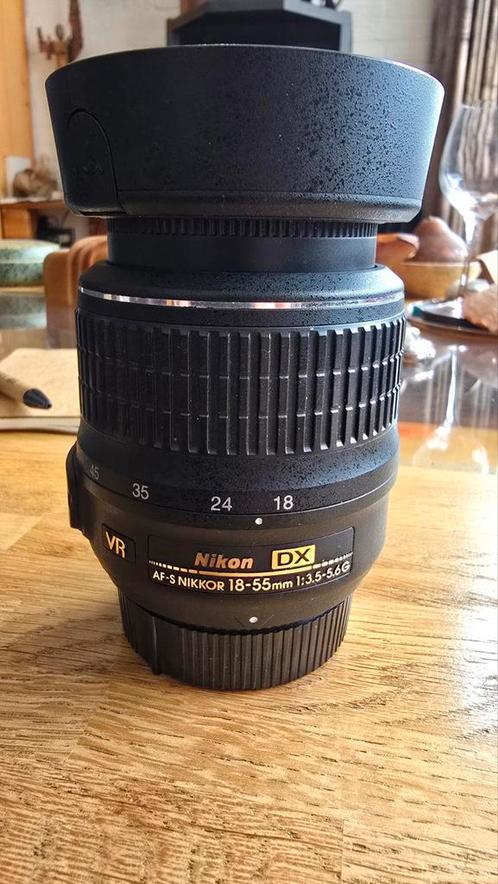 Nikon AF-S 18-55mm F/3.5-5.6G VRDX met zonnekap, UV filter, Audio, Tv en Foto, Fotografie | Lenzen en Objectieven, Zo goed als nieuw