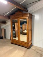 Antieke kast., Ophalen