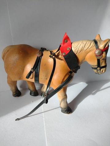 Vintage Paard met Tuig beschikbaar voor biedingen
