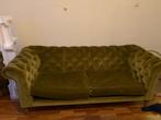 Chesterfield look olijfgroen bank, Huis en Inrichting, Banken | Bankstellen, Ophalen, Hout, 250 tot 300 cm, Gebruikt