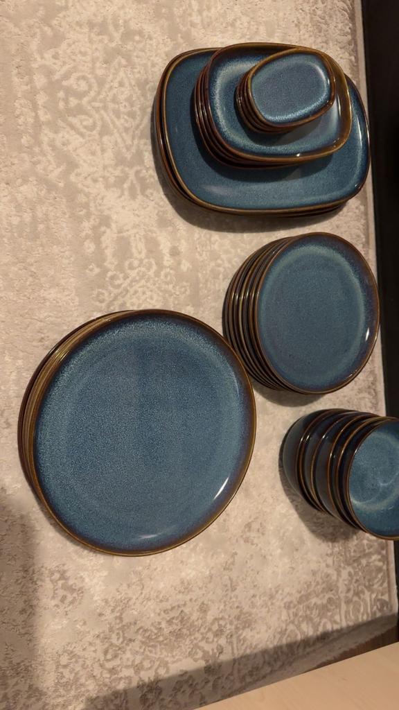 Ikea Bordenset Blauw/Bruin, Huis en Inrichting, Keuken | Servies, Gebruikt, Bord(en), Effen, Aardewerk, Ophalen