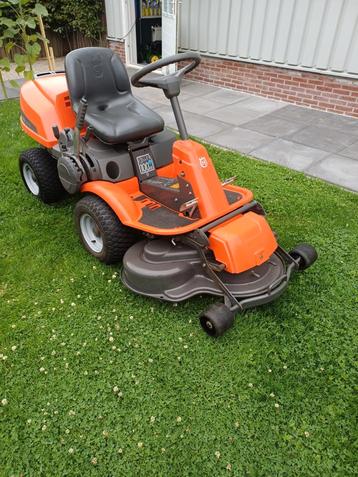 Husqvarna Rider 11c met Z.g.a.n 94 COMBI Maaidek! beschikbaar voor biedingen