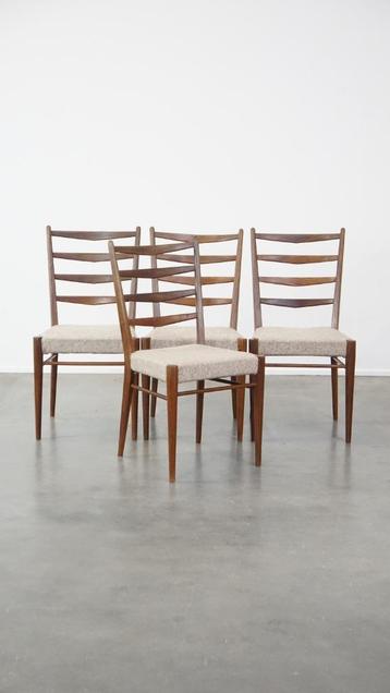 Set Van 4 vintage teakhouten eetkamerstoelen beschikbaar voor biedingen