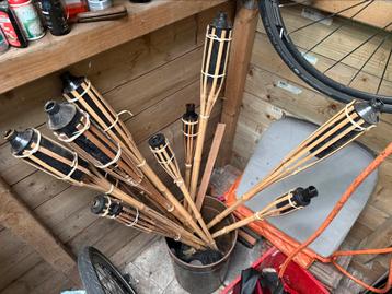 Fakkels voor in de tuin beschikbaar voor biedingen