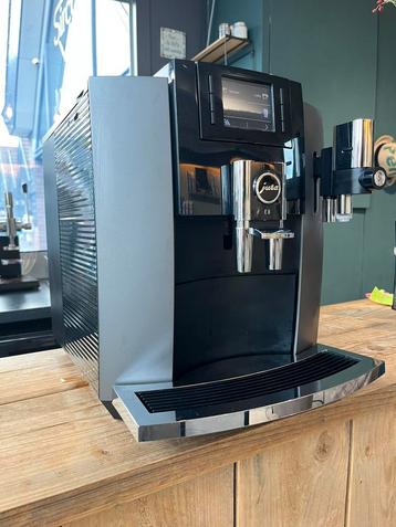 Jura E8 - Dark Inox - Gereviseerd - Garantie beschikbaar voor biedingen