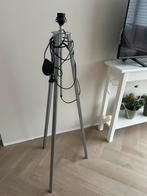 Zilveren standaard lamp, Huis en Inrichting, Lampen | Vloerlampen, Ophalen, Zo goed als nieuw, Metaal, Minder dan 100 cm
