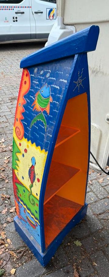 Leuke kinder kast beschikbaar voor biedingen