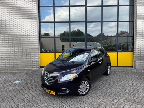 Lancia Ypsilon 0.9 TwinAir Silver 4 seizoenen banden, airco, Auto's, Lancia, Bedrijf, Te koop, Ypsilon, ABS, Airbags, Centrale vergrendeling