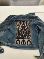 Met kant gepimpt spijkerjasje maat L/XL, Kleding | Dames, Ophalen of Verzenden, Zo goed als nieuw, Maat 46/48 (XL) of groter, Blauw