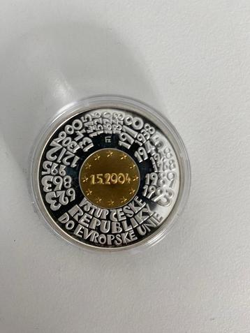 2004, Tsjechië, Goud(bijna 8 gram)/zilveren munt (+ 23 gram) beschikbaar voor biedingen