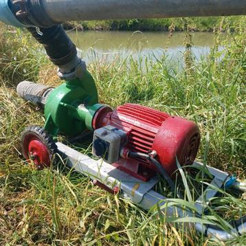 Te koop antieke gierpomp waterpomp vuilwater pomp beschikbaar voor biedingen