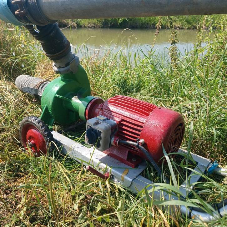 Te koop antieke gierpomp waterpomp vuilwater pomp, Tuin en Terras, Bergingen en Tuinkasten, Zo goed als nieuw, Hout, Ophalen