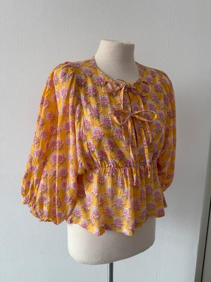 Blockprint blouse met strik, Kleding | Dames, Tops, Nieuw, Maat 38/40 (M), Geel, Korte mouw, Ophalen of Verzenden