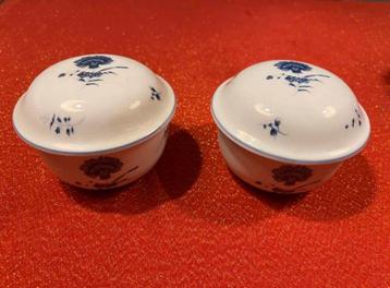 Boites rondes en porselaine Manufacture de chantilly (2 x) beschikbaar voor biedingen