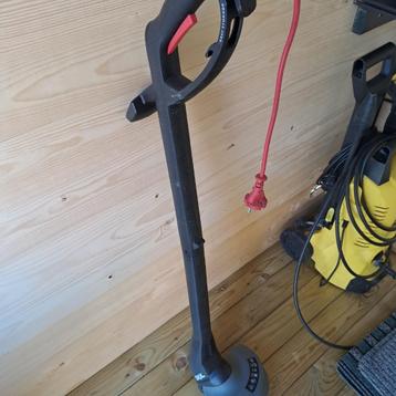 Grastrimmer beschikbaar voor biedingen