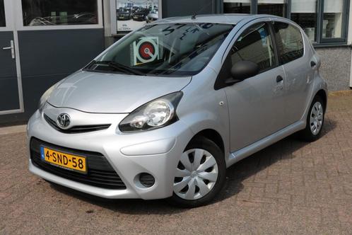Toyota AYGO 1.0 VVT-i Now KM69572-2e EIGEN.-AIRCO-DEALER OND, Auto's, Toyota, Bedrijf, Aygo, ABS, Airbags, Airconditioning, Centrale vergrendeling