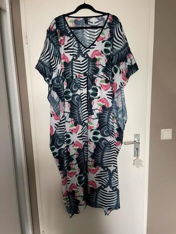 Ultraviolet strand  kimono / jurk  met zeepaarden maat xl beschikbaar voor biedingen