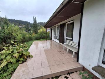 IDYLLISCH GELEGEN BUNGALOW IN GIESSÜBEL, THÜRINGER WALD  beschikbaar voor biedingen