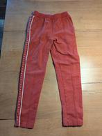 Rode / roestbruine joggingbroek Daily 7 maat 128, Broek, Ophalen of Verzenden, Zo goed als nieuw, Jongen