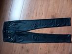 Hippe meisjes broek -leatherlook-14 jaar   Z.g.a.n, Kinderen en Baby's, Kinderkleding | Maat 158, Ophalen, Zo goed als nieuw, Meisje