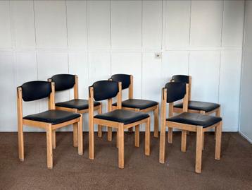 Scandinavische eerkamerstoelen beschikbaar voor biedingen