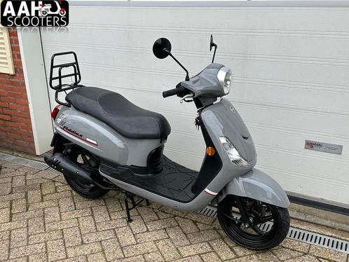 Sym Fiddle 2 2021 7811km Nieuwstaat brom of snor, Fietsen en Brommers, Scooters | SYM, Zo goed als nieuw, Fiddle, Benzine, Ophalen of Verzenden