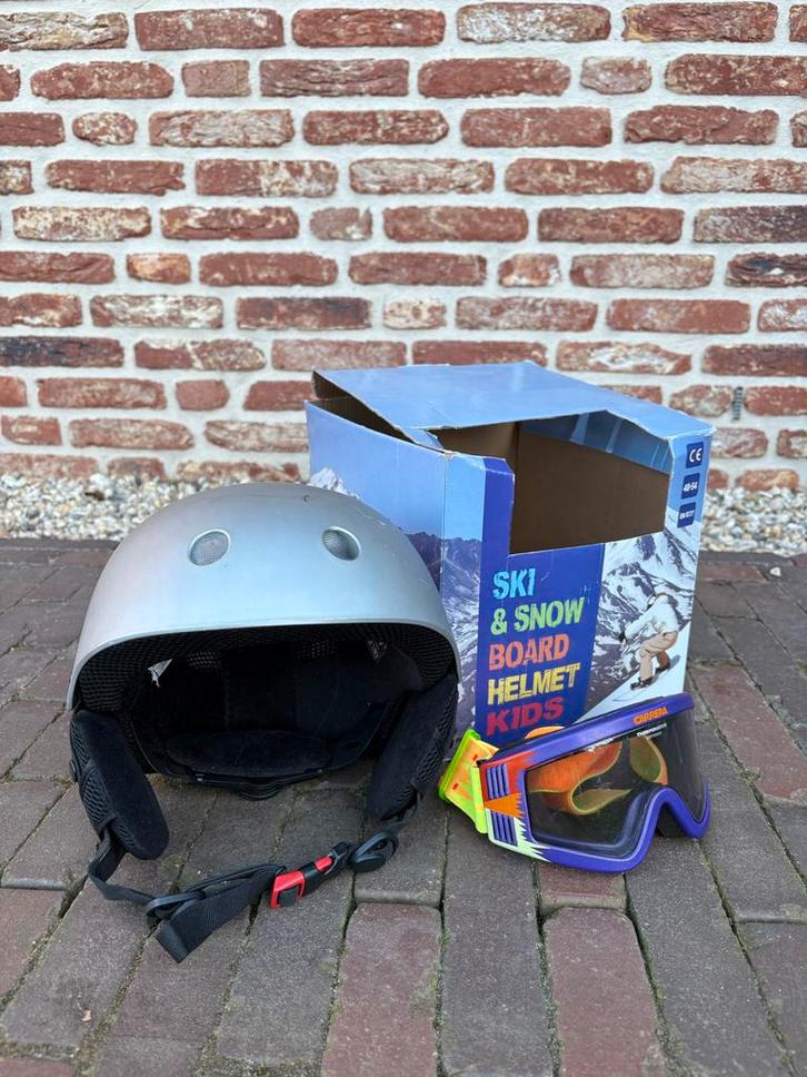 Kinderhelm voor schaatsen/skiën + extra helm, Sport en Fitness, Schaatsen, Gebruikt, Overige typen, Overige merken, Ophalen