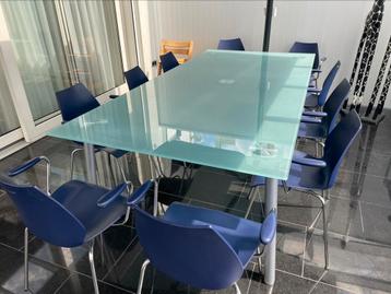 Ultom Isotta glazen vergadertafel rechthoekig beschikbaar voor biedingen