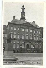 AK Den Bosch - Stadhuis met standbeeld van Jeroen Bosch, Verzenden, 1940 tot 1960, Ongelopen, Noord-Brabant