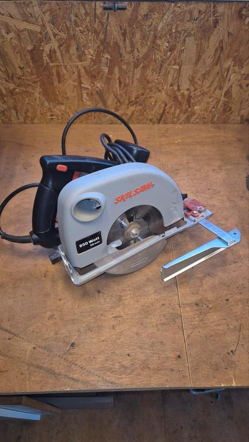 Skilsaw 5750 cirkelzaag, Doe-het-zelf en Verbouw, Gereedschap | Zaagmachines, Gebruikt, Cirkelzaag, 600 tot 1200 watt, 30 tot 70 mm