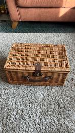 Volledig ingerichte picknick koffer nieuw, Hobby en Vrije tijd, Picknickmanden, Ophalen of Verzenden, Nieuw