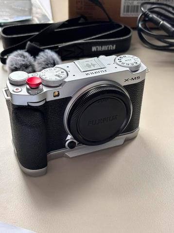 Fujifilm X-M5 body + SmallRig accessories – Excellent! beschikbaar voor biedingen