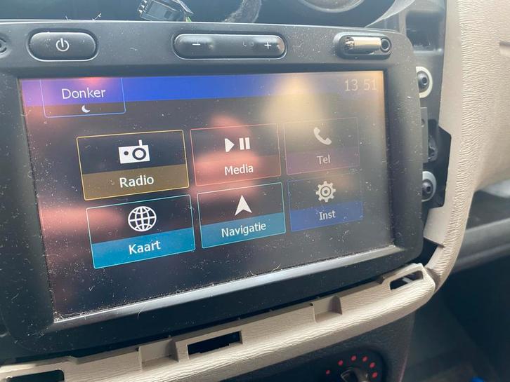 Medianav dacia, renault, nissan ,opel inclusief code, Auto diversen, Autoradio's, Gebruikt, Ophalen of Verzenden