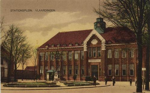 Stationsplein. Vlaardingen. - 1923 gelopen, Verzamelen, Ansichtkaarten | Nederland, Gelopen, Utrecht, 1920 tot 1940, Ophalen of Verzenden