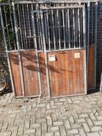 Stalwand paardenboxen en deur