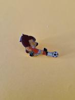 183 Pin WK 94 USA KNVB Dutchie  Leeuw, Verzamelen, Ophalen of Verzenden, Gebruikt, Sport, Speldje of Pin