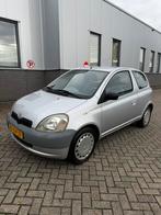 Toyota Yaris 1.0 NIEUWE APK 16V Vvti 3DR 1999 Grijs, Auto's, Toyota, Voorwielaandrijving, 4 cilinders, 400 kg, 68 pk