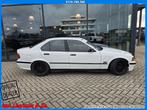 BMW 3-serie 325i (bj 1992), Auto's, Oldtimers, Wit, Bedrijf, Handgeschakeld, Sedan