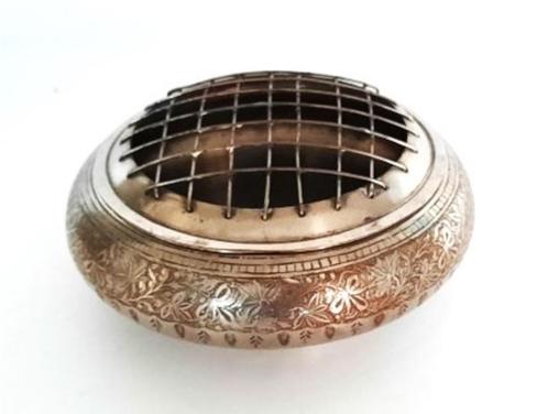 Mooie bewerkte rozensteker, wierookbrander uit India (8062), Antiek en Kunst, Curiosa en Brocante, Ophalen