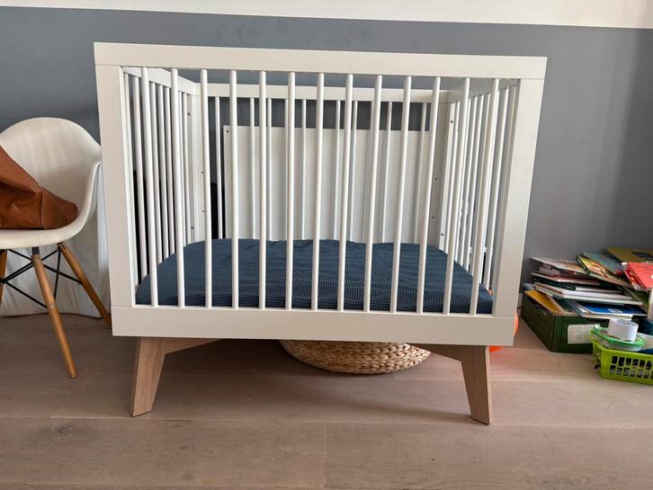 Box Kidsmill Sixties matwit met blank houten pootjes, Kinderen en Baby's, Boxen, Gebruikt, Ophalen